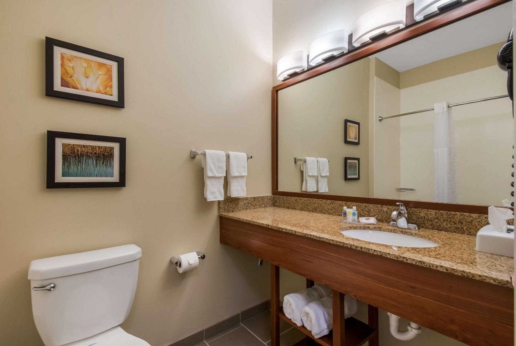 Comfort Inn & Suites Barnesville - Frackville Экстерьер фото